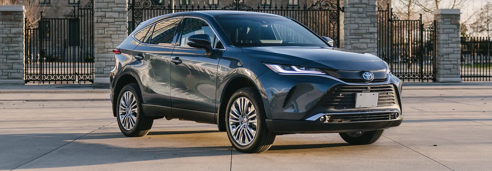 Toyota Venza: The Ideal Crossover for Ontario's Diverse Landscape and the City of Pickering